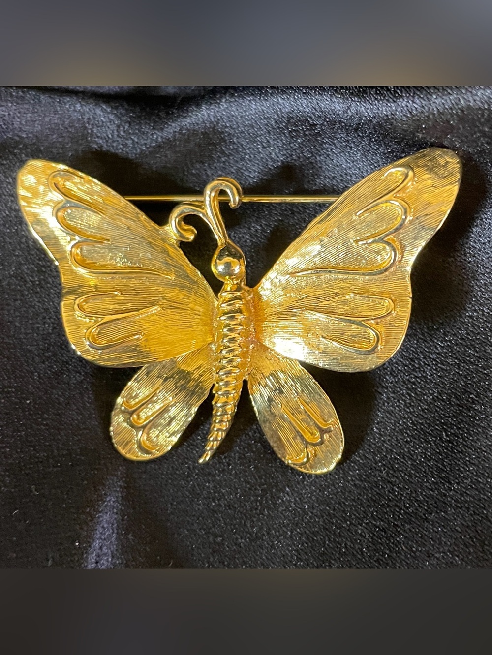 VINTAGE Gold Tone Butterfly Brooch